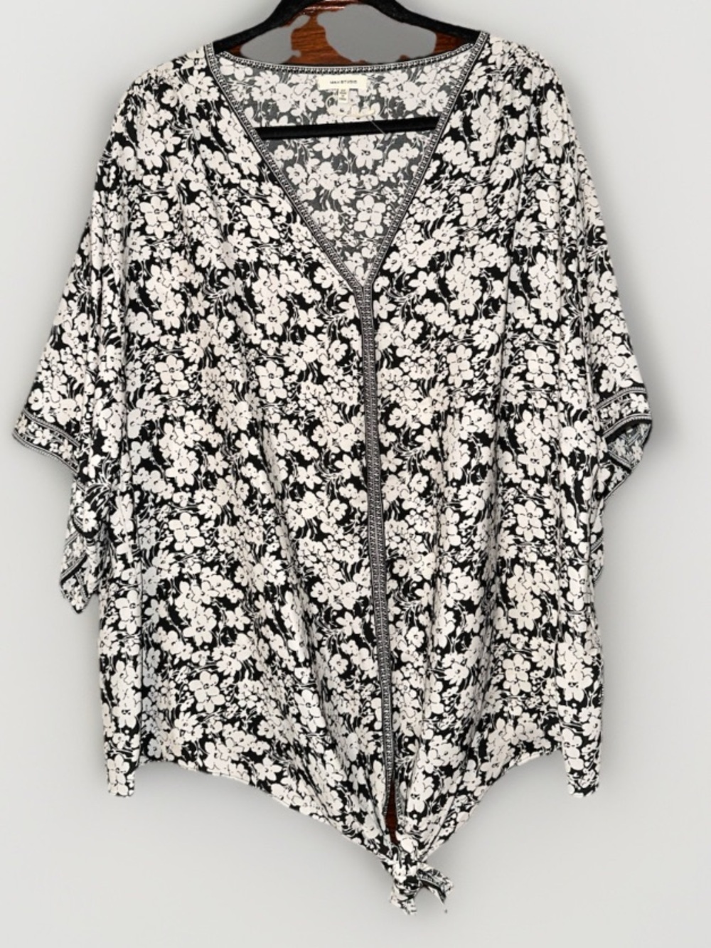 Max Studio Womens 3X Black White Floral V-Neck Front Tie Dolman Sleeve Blouse